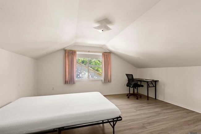 Building Photo - 5240 Heritage Dr