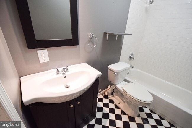 Building Photo - 3606 Hudson St