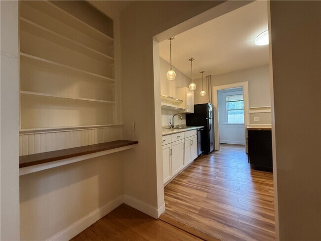 Building Photo - 1036 Monroe Ave