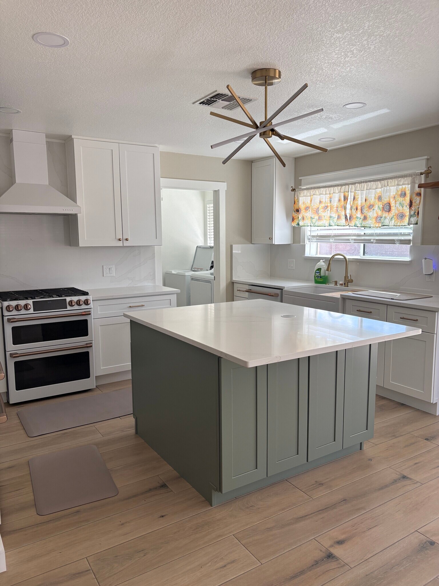 Building Photo - 10552 S Sunshower Way