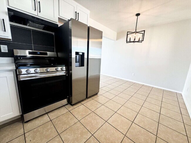 Building Photo - Cozy 3-Bed Oasis in Yuma's Heart