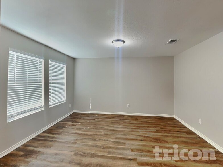 Building Photo - 712 Locustberry Dr