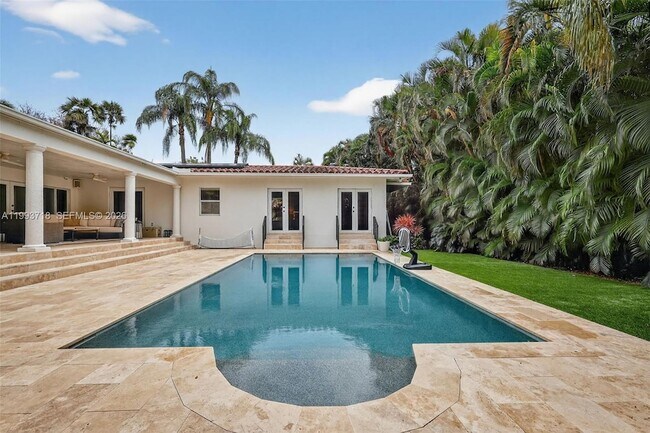 Building Photo - 3258 Riviera Dr