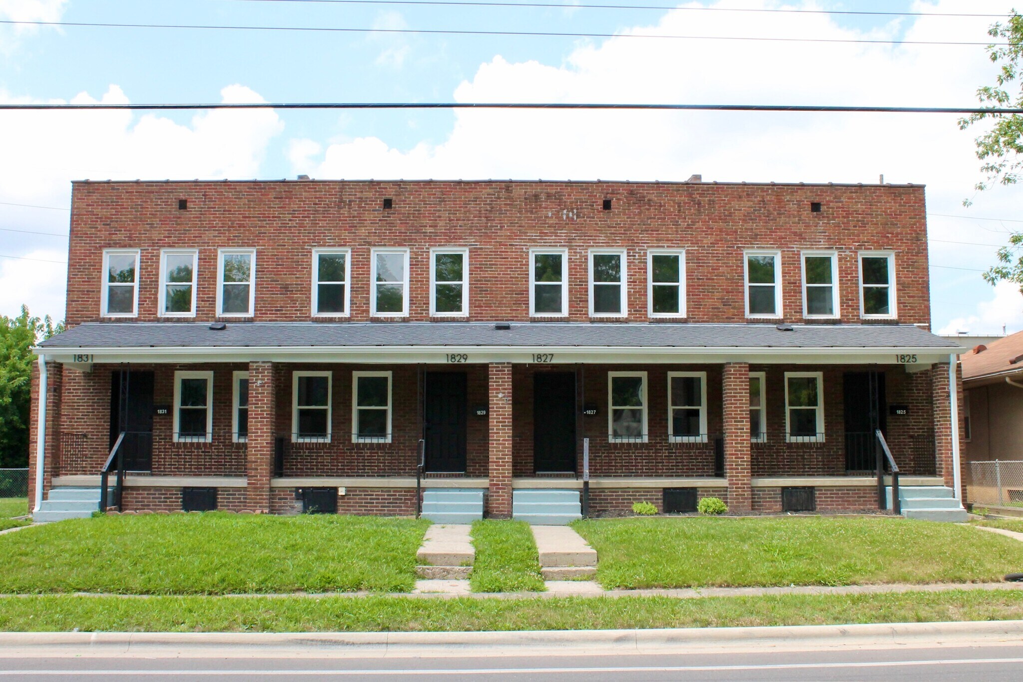 Building Photo - 1829 S Champion Ave