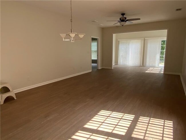 Building Photo - 124 Spider Lily Ct