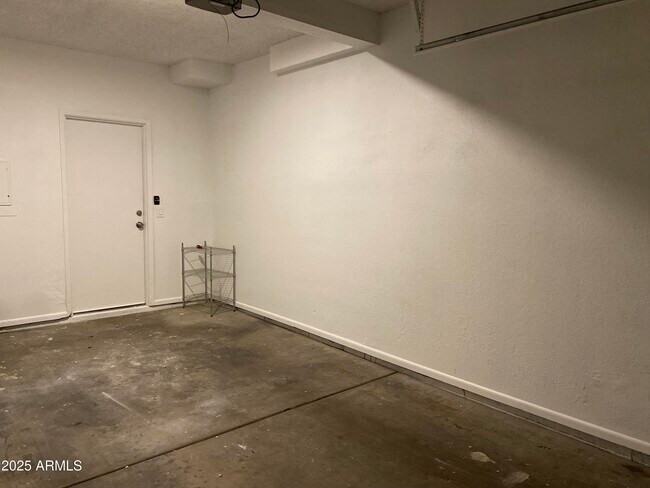 Building Photo - 9205 N 59th Ave