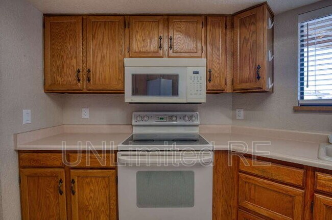 Building Photo - 2512 Cisco Dr S