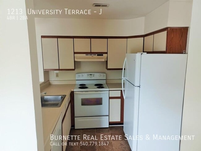 Building Photo - 1213 University Terrace