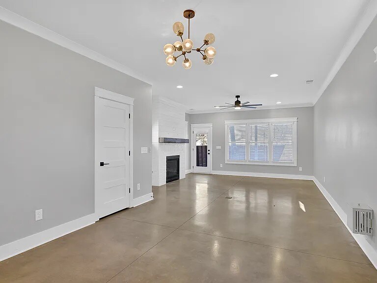 Building Photo - 368 Glenrose Ave