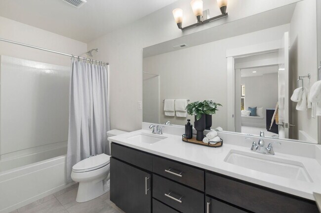 Building Photo - **North-Facing Luxury Home with Sunroom, A/C & Smart Home Features in Sammamish** Available NOW f...