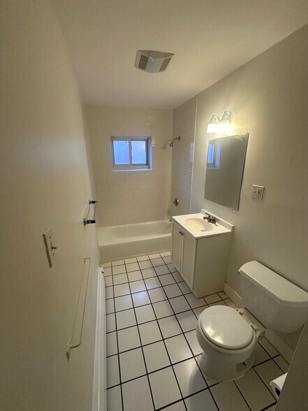 Building Photo - 63 Selkirk Rd