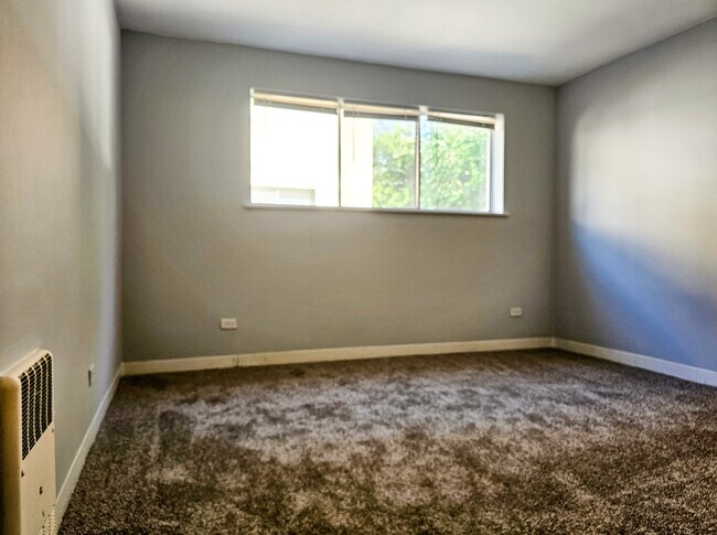 Building Photo - 1111 N Harlem Ave