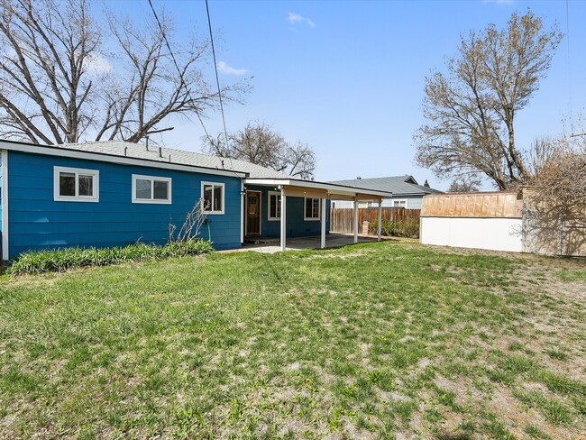 Building Photo - 1708 Probasco Way