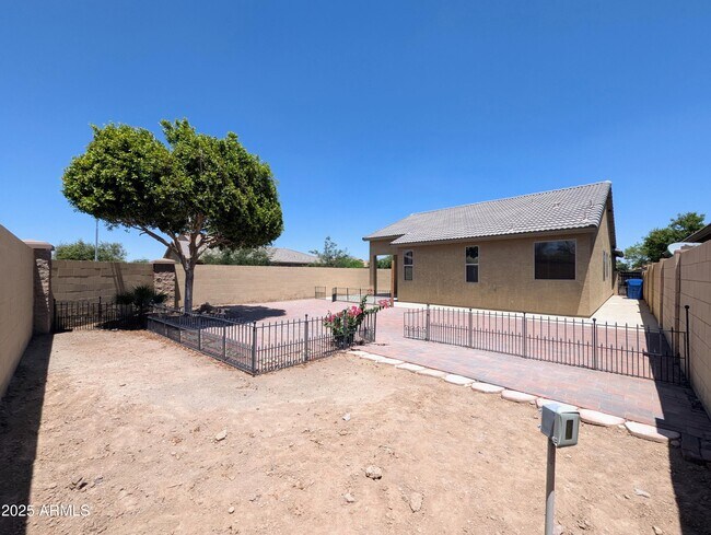 Building Photo - 3731 W St Kateri Dr
