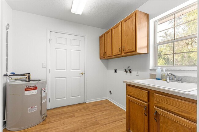 Building Photo - 3/2 Farm Home on 18.25 acres