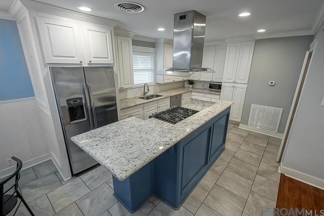Building Photo - Mid-City Luxury Rental – 4 Bed / 3 Bath