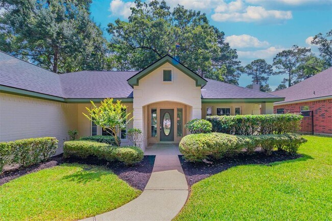 Building Photo - 910 McDaniel Dr