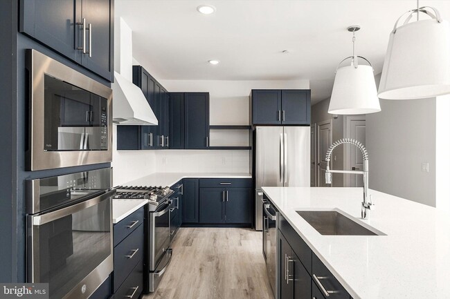 Building Photo - 4403 Thompson Dr