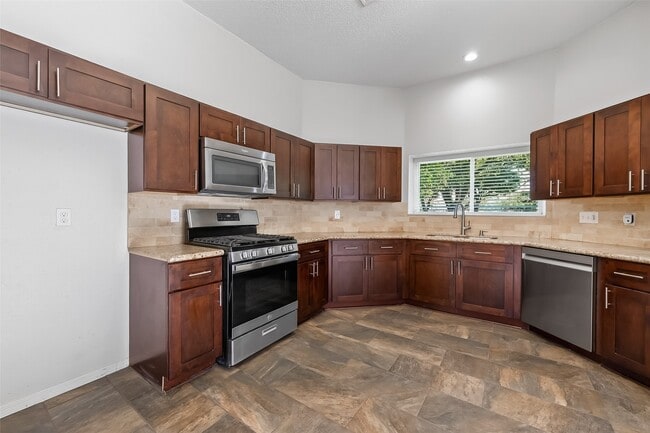 Building Photo - 3126 Lakefield Way