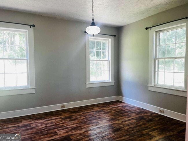 Building Photo - 507 Sylvan Dr