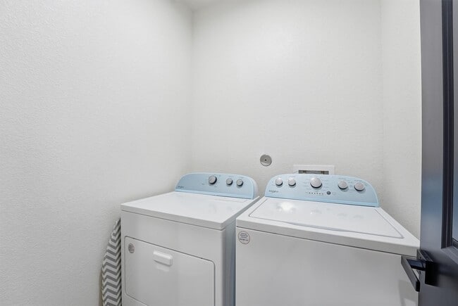 Building Photo - 7908 Brandon St