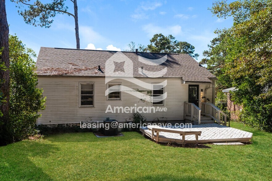 Building Photo - 3054 Somerset Dr