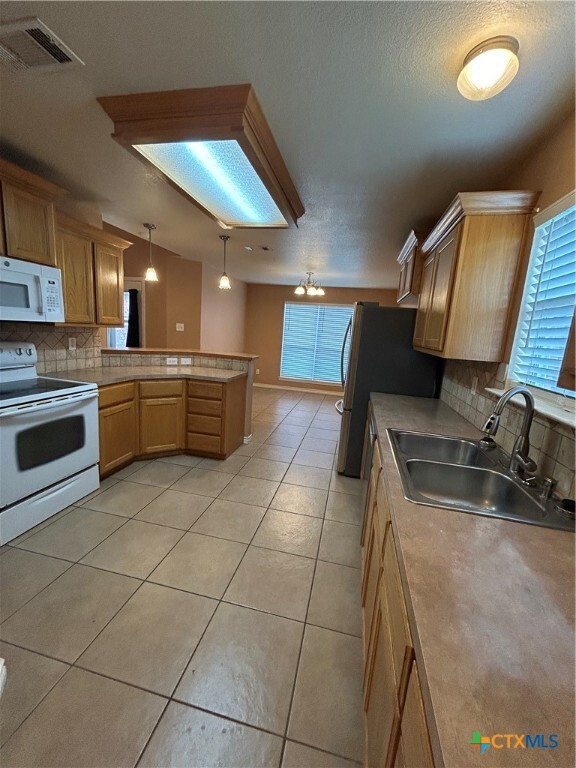Building Photo - 2401 Joseph Dr