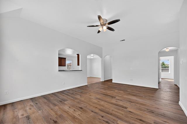 Building Photo - 204 Lamont Rd