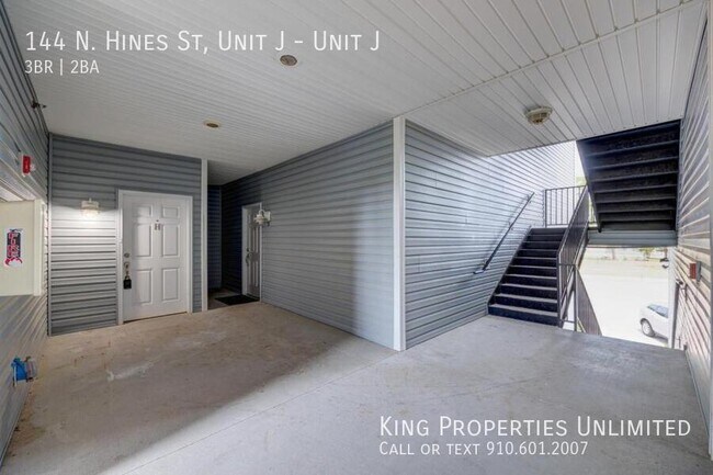 Building Photo - 144 N Hines St