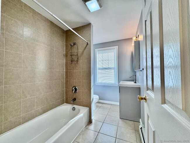 Building Photo - 2 N 4th Ave