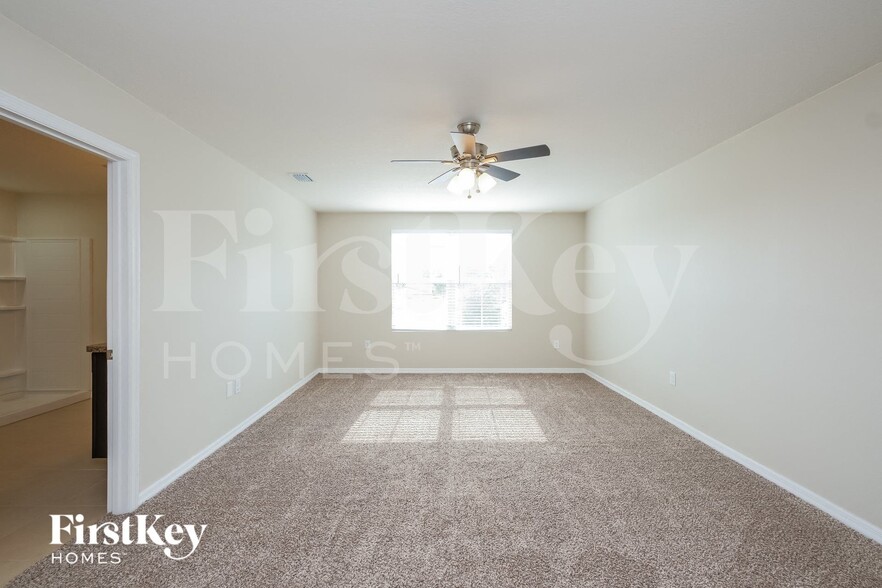 Building Photo - 36051 Carriage Pine Ct