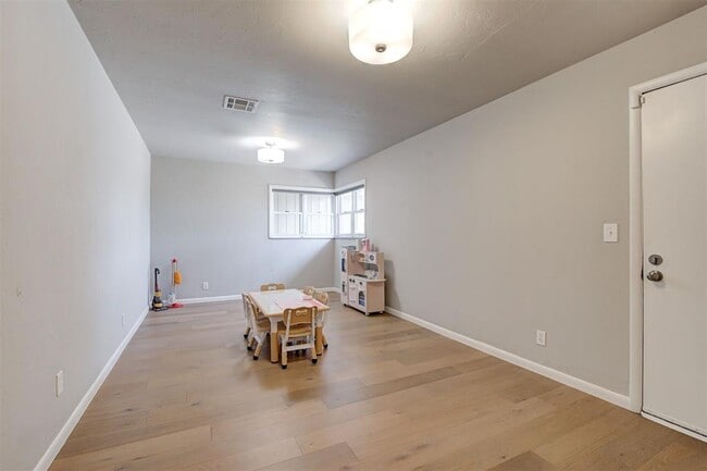 Building Photo - 3127 NW 69th St