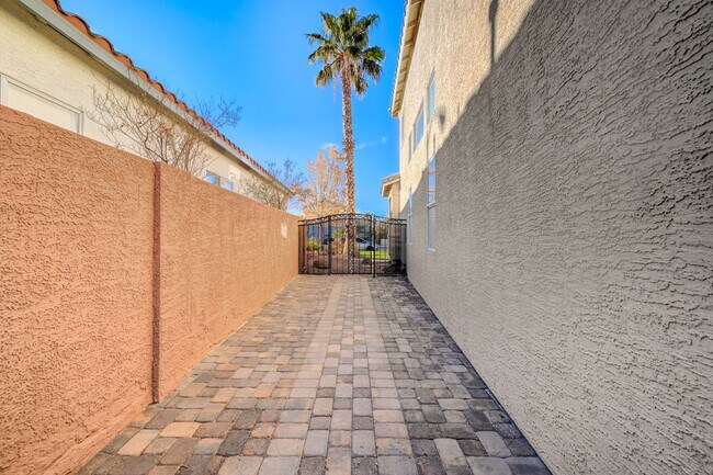 Building Photo - 1005 Prestige Meadows Pl