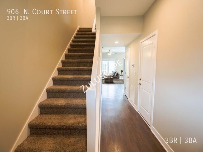 Building Photo - 906  N. Court Street-