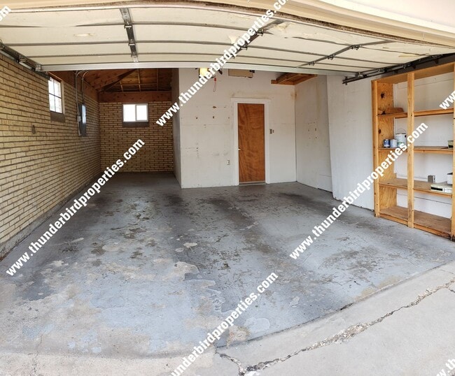 Building Photo - Nice 3 Bedroom, 2 Bathroom, 2 Car Garage and 1,360 Sq Ft. Brick Home in NE Heights.