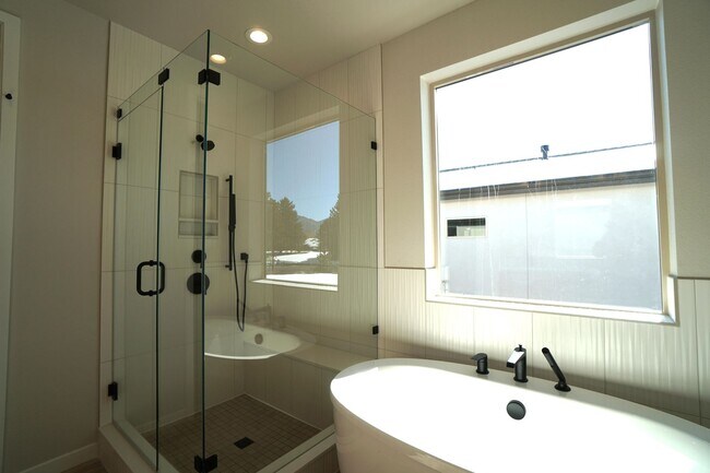 Building Photo - 3020 Virga Lp