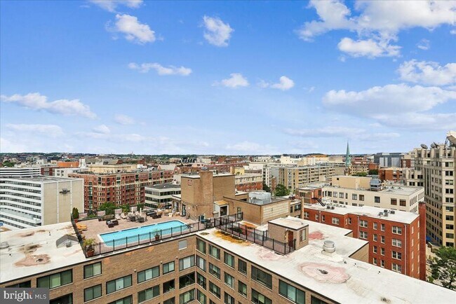 Building Photo - 1133 14th St NW