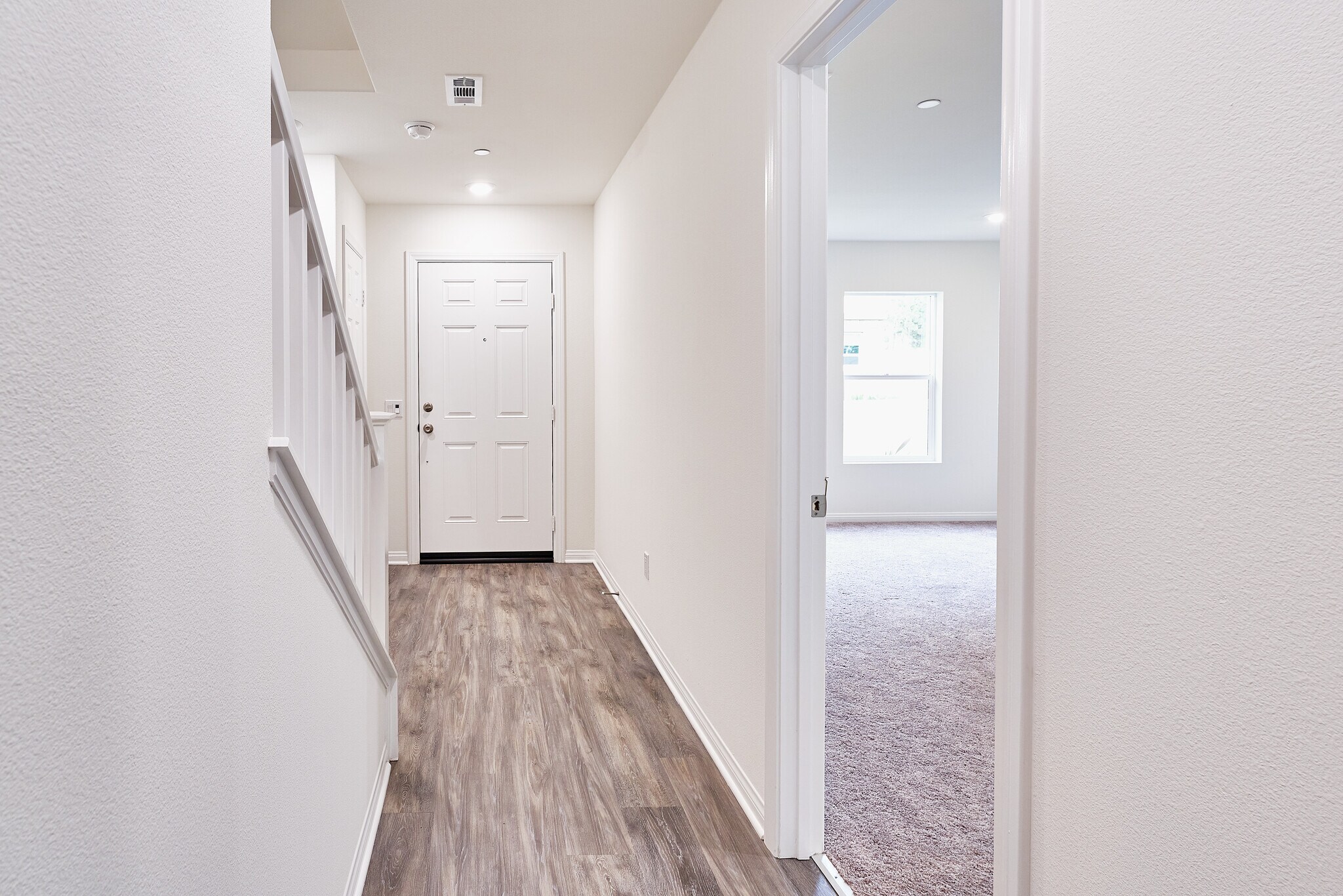 Building Photo - 729 Daniel Freeman Cir