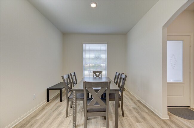 Building Photo - 10702 Millet Ct