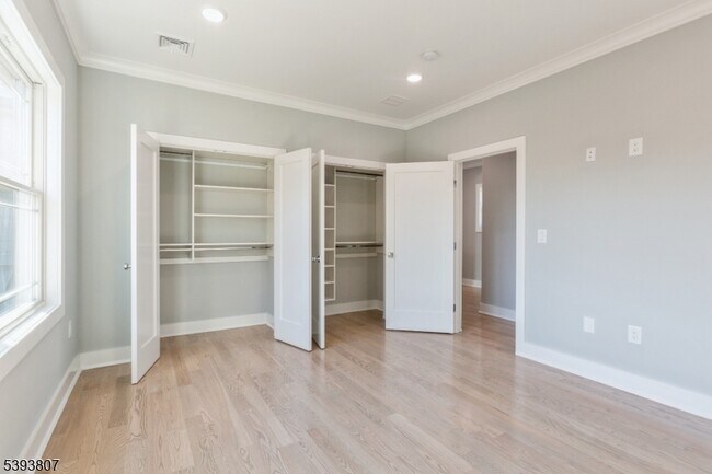 Building Photo - 8 Gregory Rd