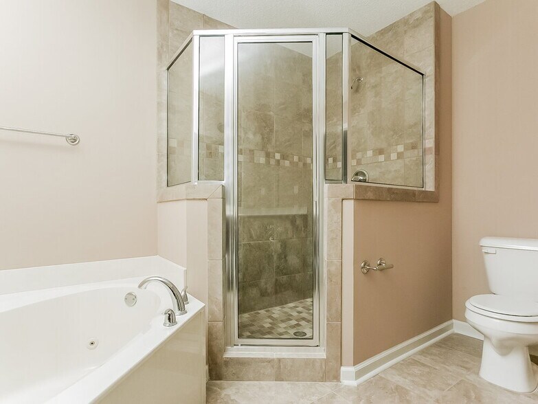 Building Photo - 7957 Gardendale Dr