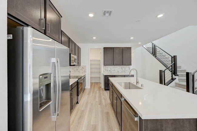 Building Photo - 1533 Melodic Lark Dr