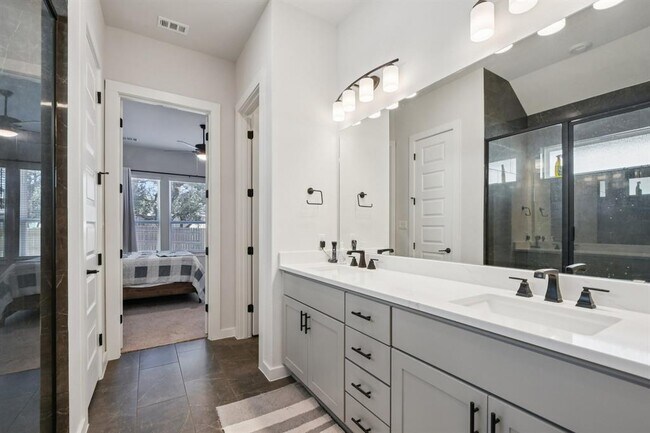 Building Photo - 292 Big Banyan Dr