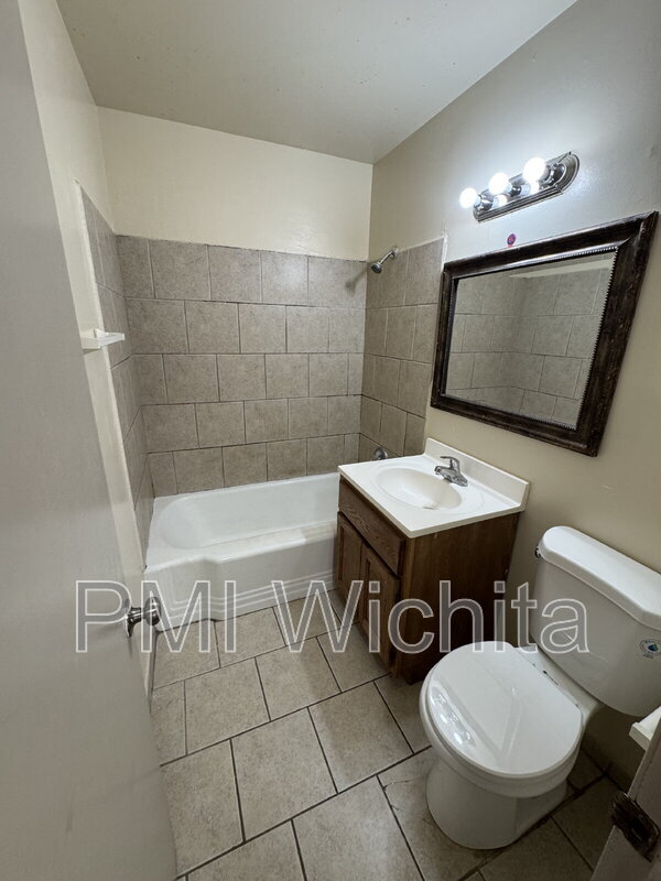 Building Photo - 6124 E Harry St