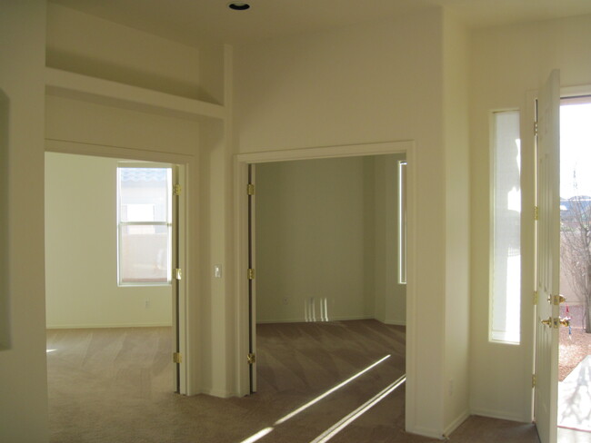 Building Photo - 6020 E Golf Club Ct