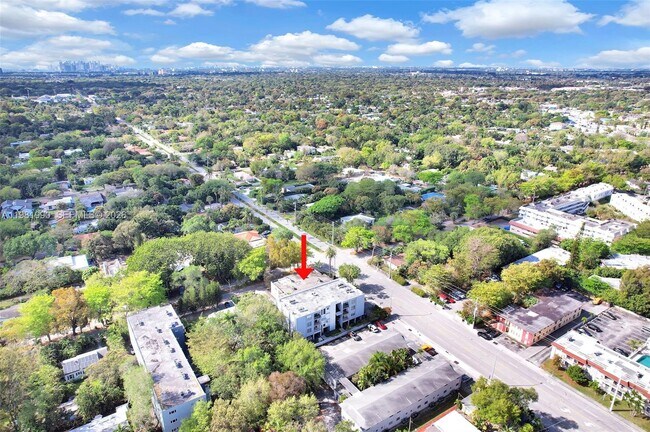 Building Photo - 12101 NE 6th Ave