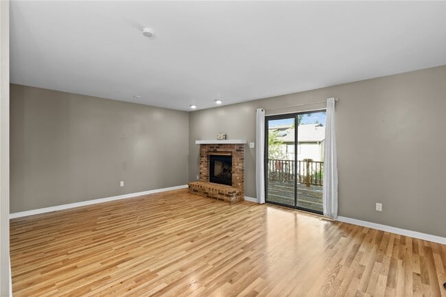 Building Photo - 1707 Thorny Briar Dr