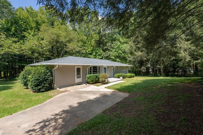 Building Photo - Charming, Newly Remodeled 3 BR, 1.5 BA Home with Fenced Yard on Large Private Lot