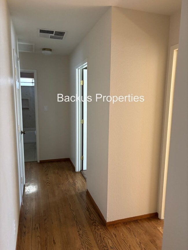 Building Photo - Wonderful four-bedroom corner lot home in South Salinas