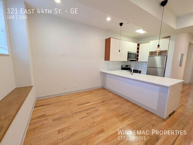 Building Photo - 321 E 44th St